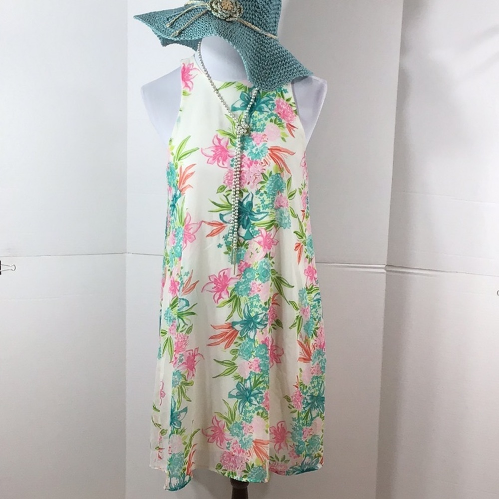 Everly feminine floral shift dress